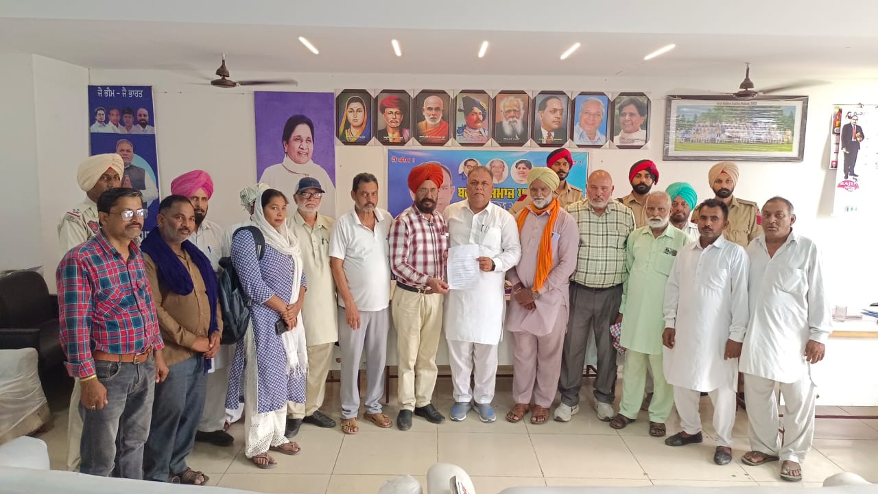 Organizations handed over demand letters to MLAs to repeal the amendments made in Punjab Shops and Commercial Establishments Act 1958